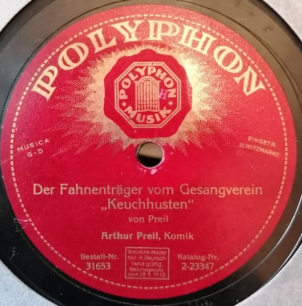 Der Fahnenträger vom Gesangverein "Keuchhusten" / Die Mellmer’n beim Großreenemachen