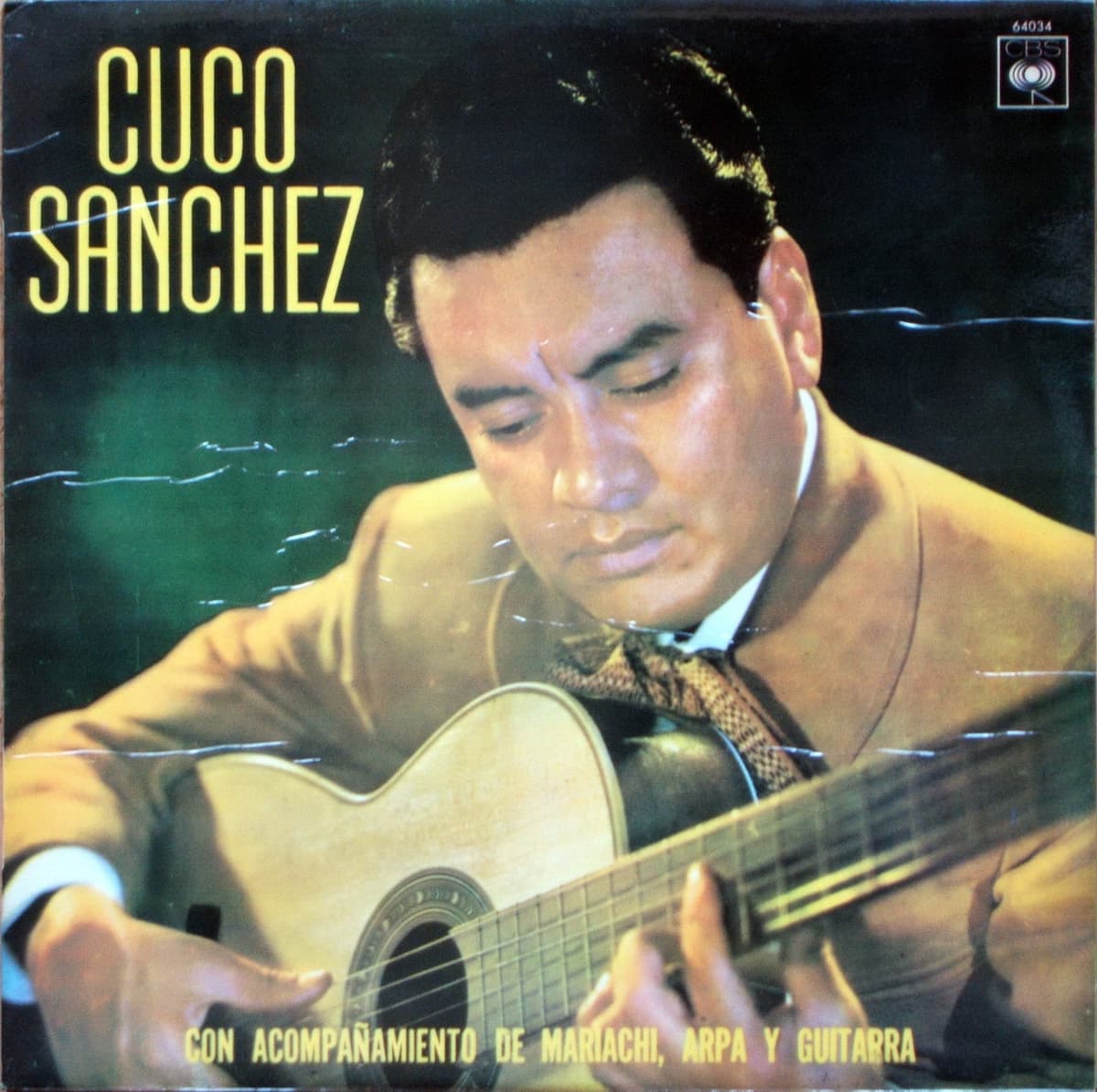 Con acompañamiento de mariachi, arpa y guitarra