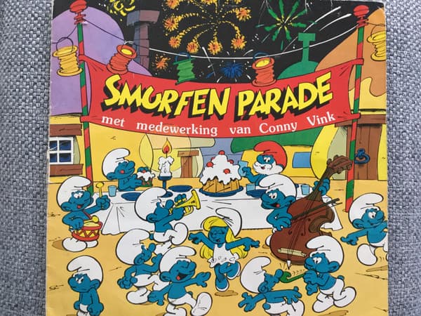Smurfen parade met medewerking van Conny Vink