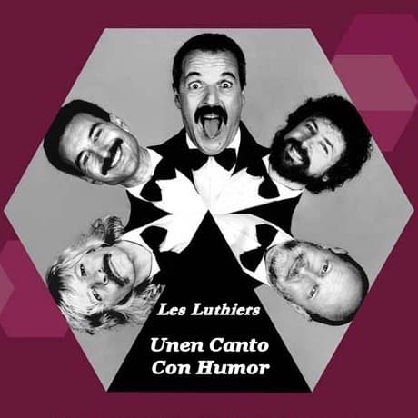 Unen canto con humor