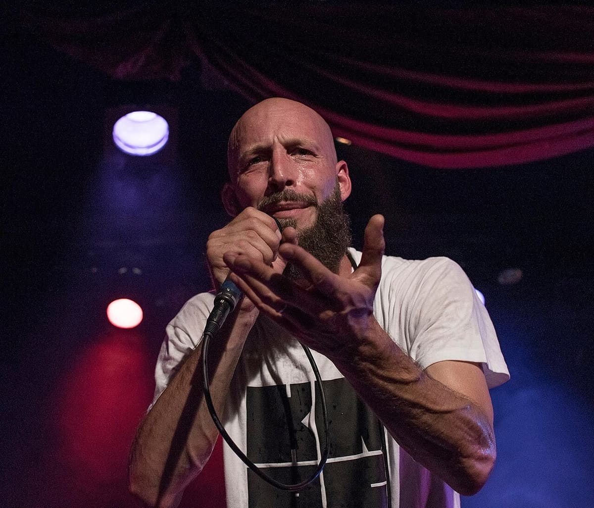 General Knas