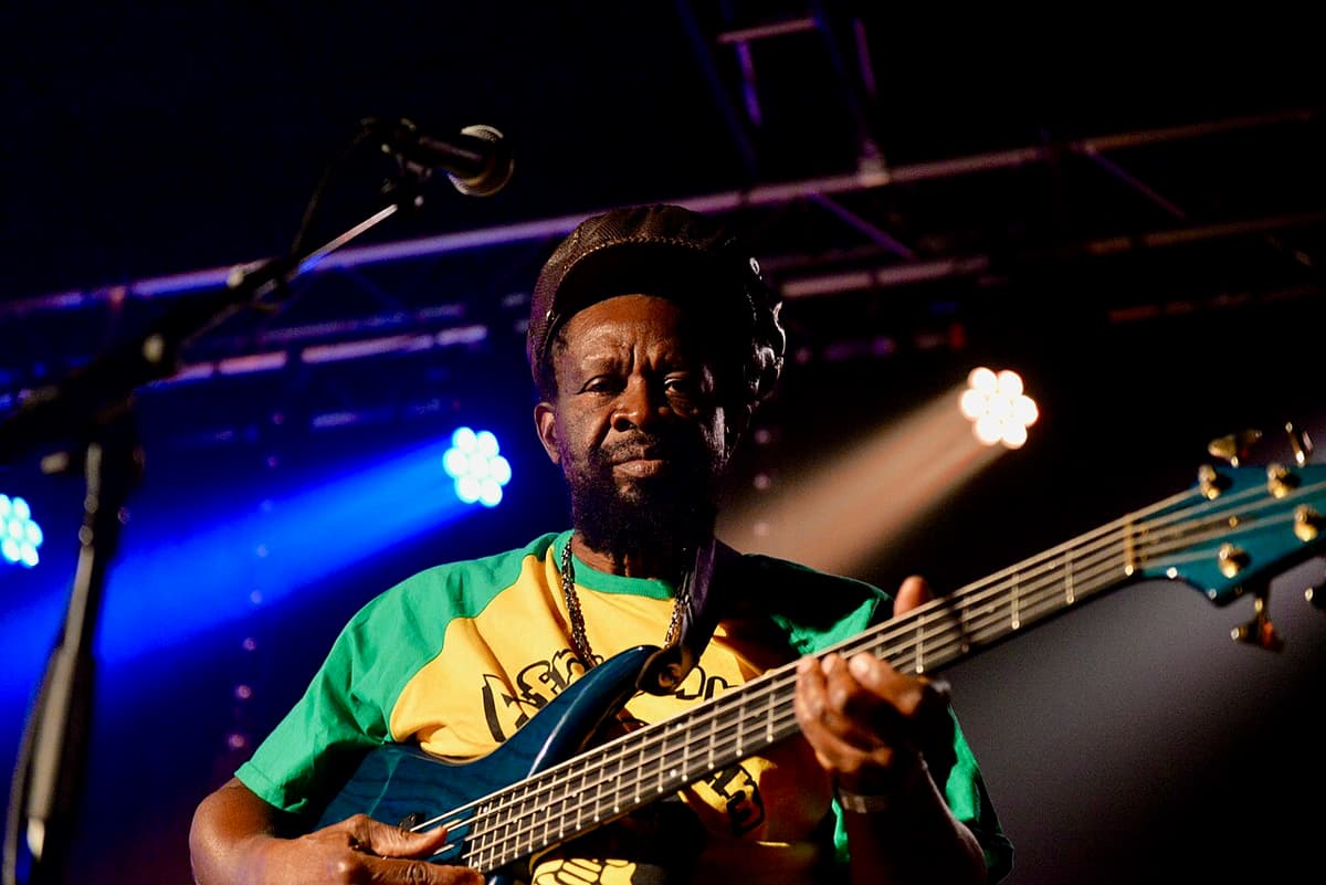 Roots Radics