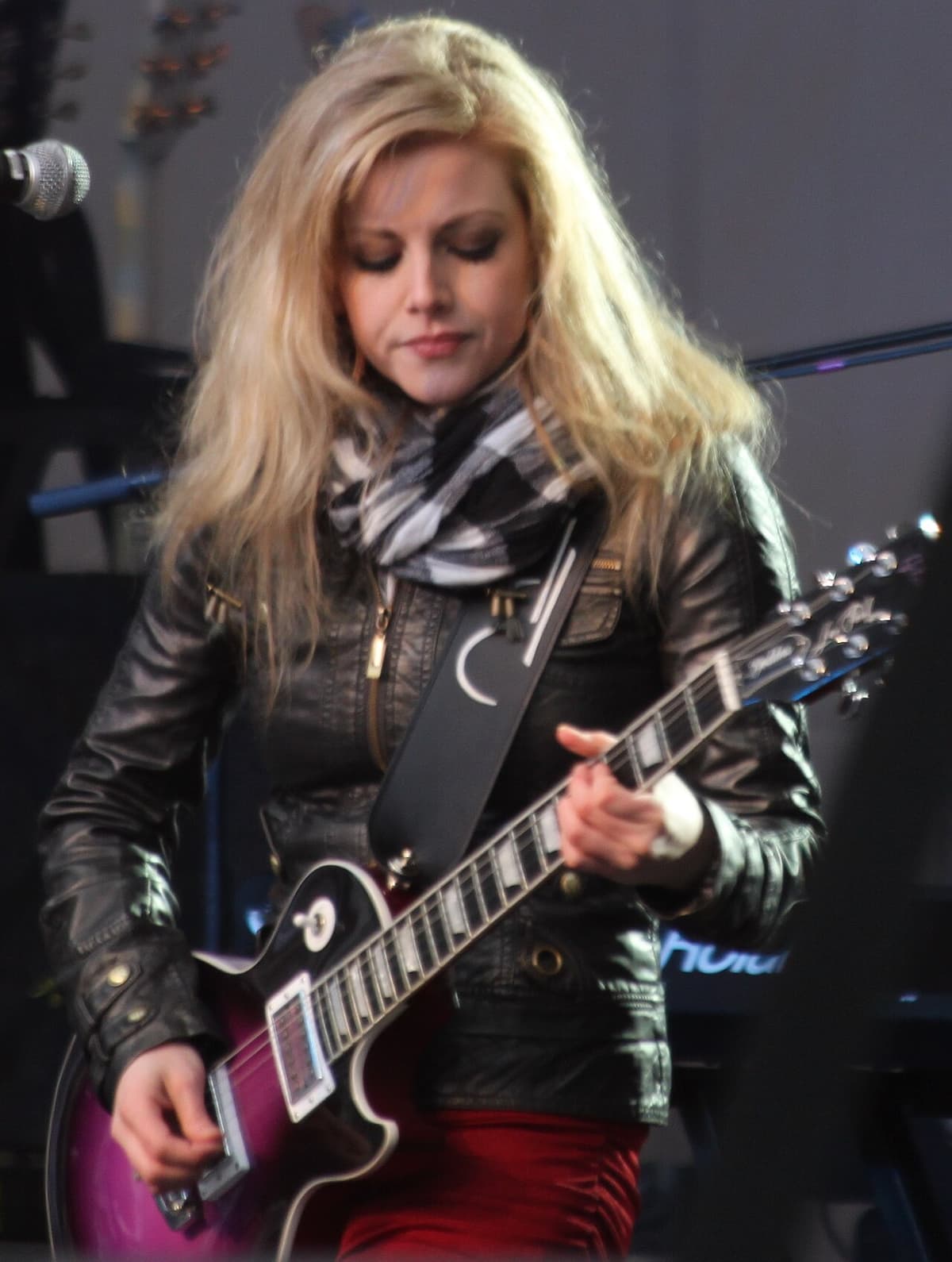 Lindsay Ell