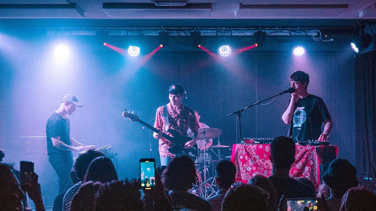 HOMESHAKE