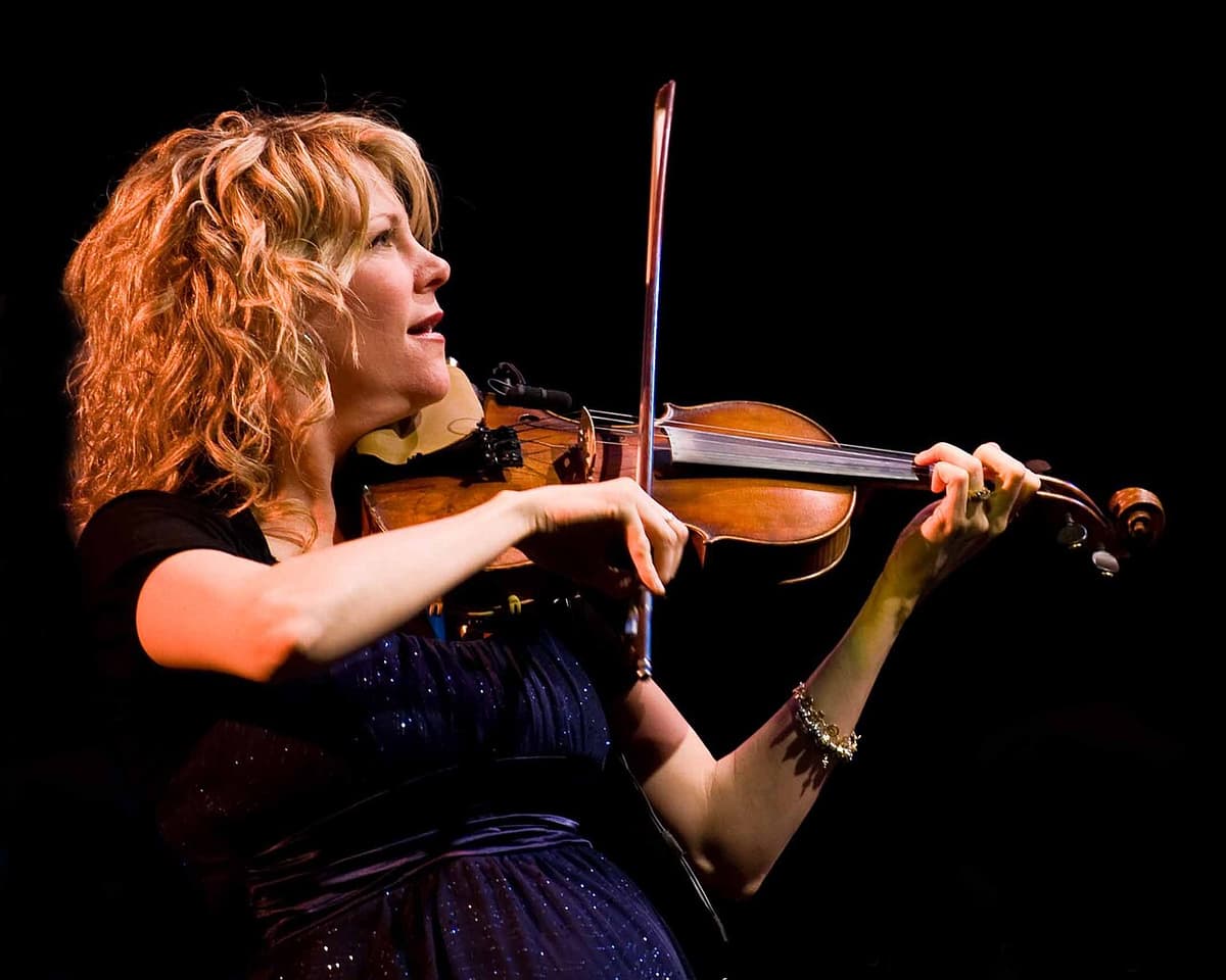 Natalie MacMaster