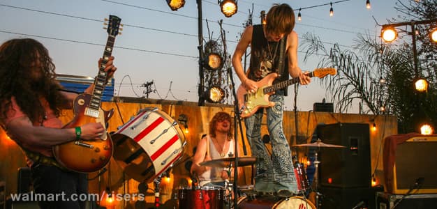 Tyler Bryant & The Shakedown